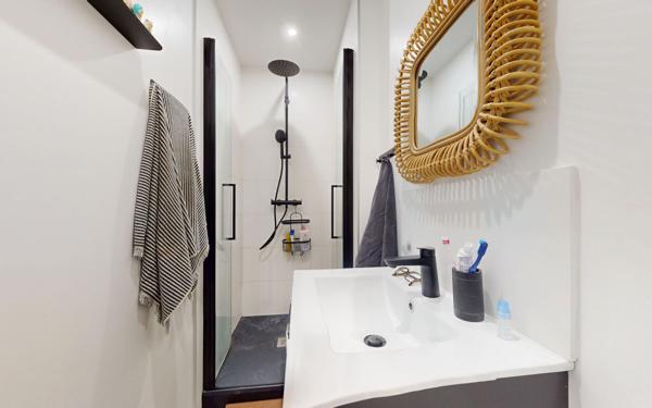 Maison à vendre    5 pièces • 118,04 m2 Sathonay-Camp