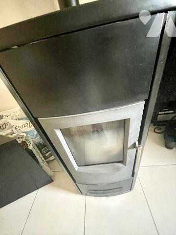 IMMEUBLE DE RAPPORT EN GRANIT RENOVE - SERVERETTE 48