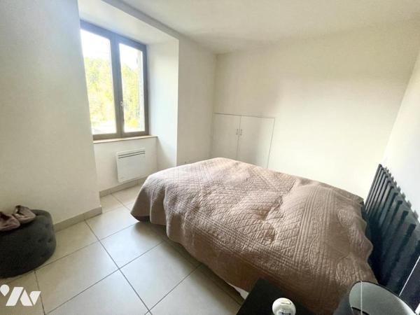 IMMEUBLE DE RAPPORT EN GRANIT RENOVE - SERVERETTE 48