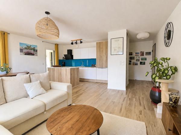 Divonne-les-Bains (01220) Appartement trois chambres avec jardin et piscine