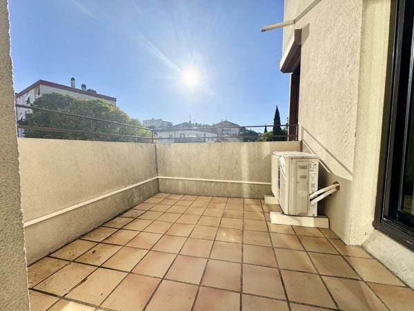 Appartement 90 m² Troisième avec Ascenseur  , terrasses, parking sécurisé à Nîmes Jean Jaures Puech Duteil