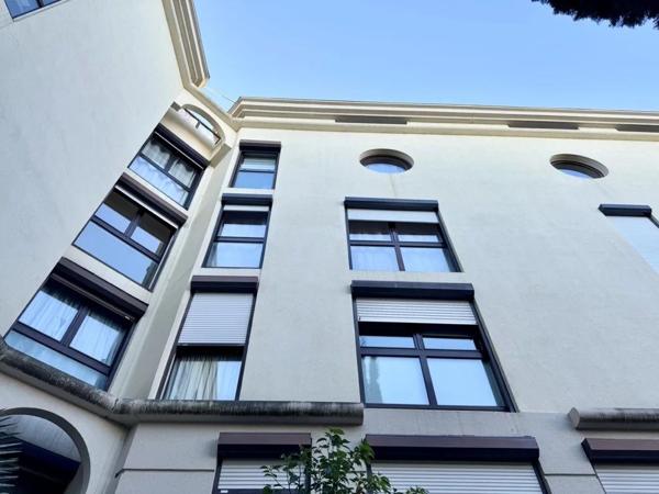 Appartement 90 m² Troisième avec Ascenseur  , terrasses, parking sécurisé à Nîmes Jean Jaures Puech Duteil
