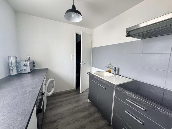Location                                                      Appartement
                        
                     2 pièces                      52 m2                     à Saint-Quentin