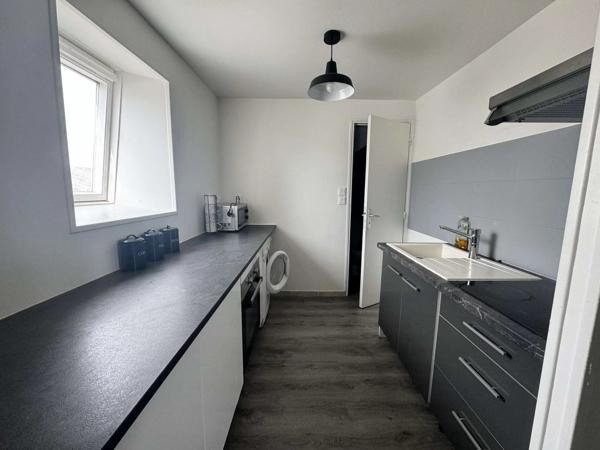 Location                                                      Appartement
                        
                     2 pièces                      52 m2                     à Saint-Quentin
