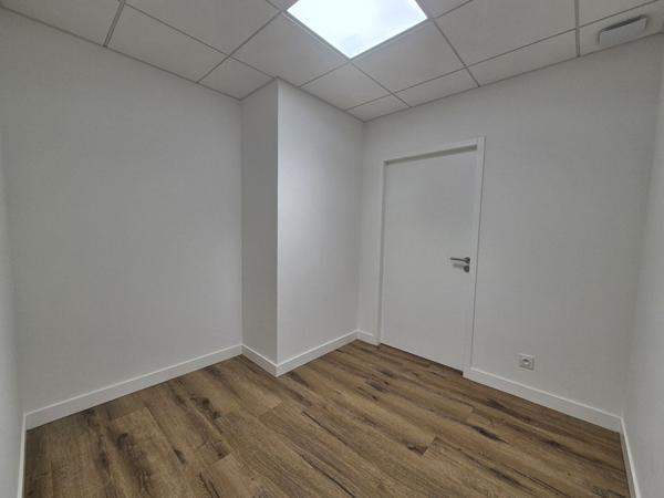 LIMOUX LOCAL PROFESSIONNEL NEUF AVEC PARKING