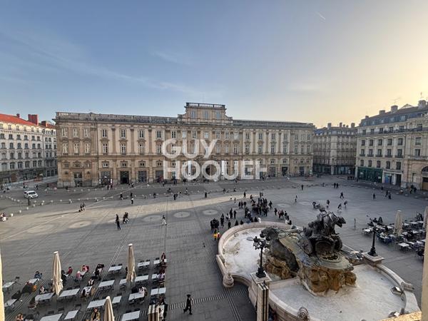 T2 meublé - emplacement N°1 Place des Terreaux avec vue