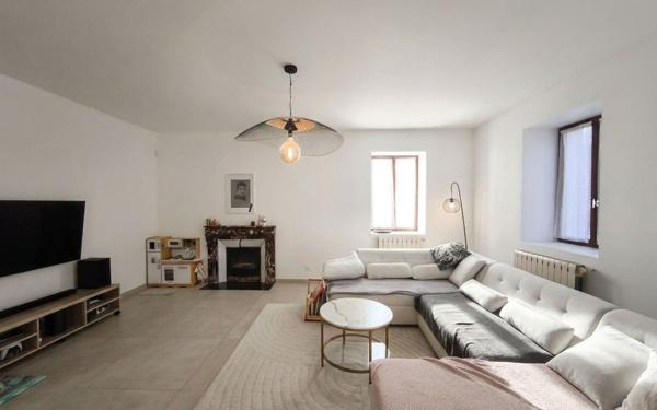 Maison à vendre    5 pièces •  Cusy