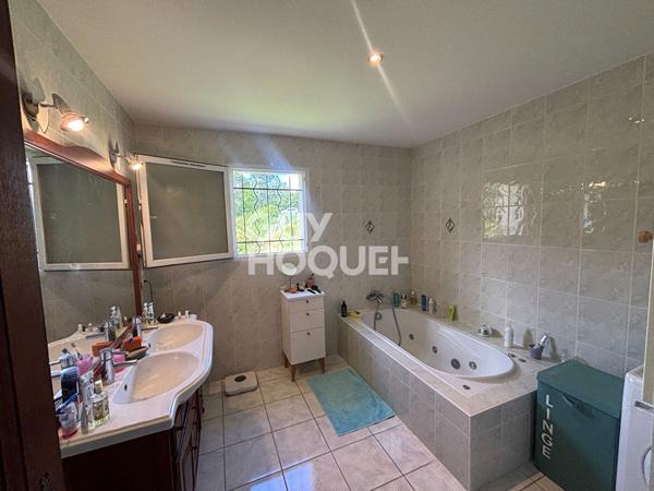 Maison Aubenas 248 m² avec 2 logements indépendants ,Idéal famille ou investissement