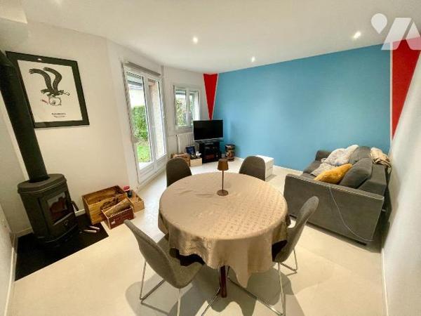 MAISON AVEC CONFORT DU PLAIN-PIED
A VENDRE A RETHEL, AXE REIMS/CHARLEVILLE-MEZIERES, à 5 min à...