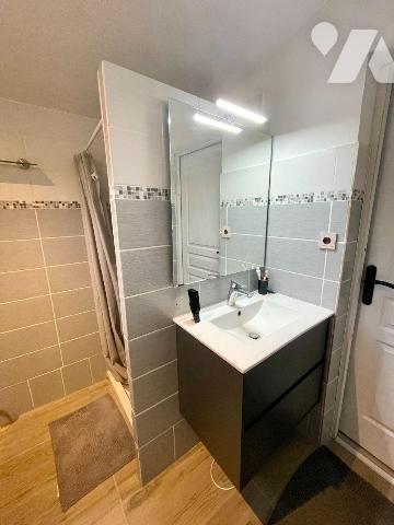 MAISON AVEC CONFORT DU PLAIN-PIED
A VENDRE A RETHEL, AXE REIMS/CHARLEVILLE-MEZIERES, à 5 min à...