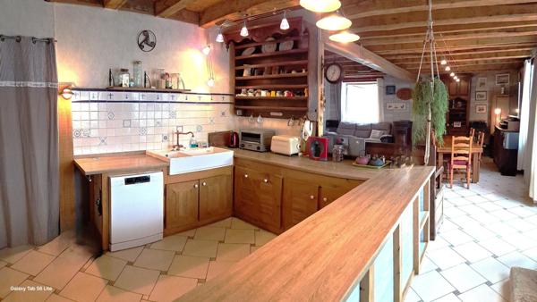 Maison à CHERRUEIX, 35120 - 8 pièces 274m²