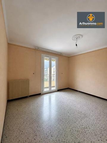 Vente                                                      Appartement
                        
                     3 pièces                      69 m2                     à Ajaccio