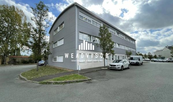 A VENDRE : PLATEAU DE BUREAUX D'ENVIRON 156,18 M² AVEC CINQ STATIONNEMENTS