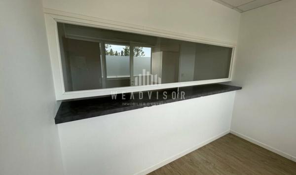 A VENDRE : PLATEAU DE BUREAUX D'ENVIRON 156,18 M² AVEC CINQ STATIONNEMENTS