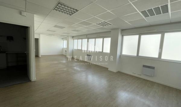 A VENDRE : PLATEAU DE BUREAUX D'ENVIRON 156,18 M² AVEC CINQ STATIONNEMENTS