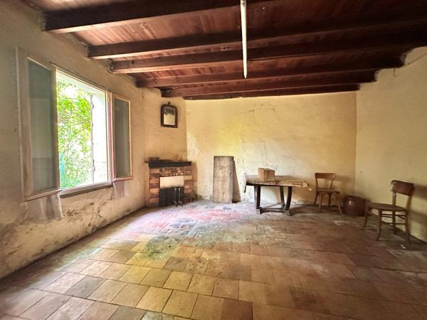 AUTHENTIQUE ET RARE : Maison en pierre avec dépendances – BERGERAC (24)