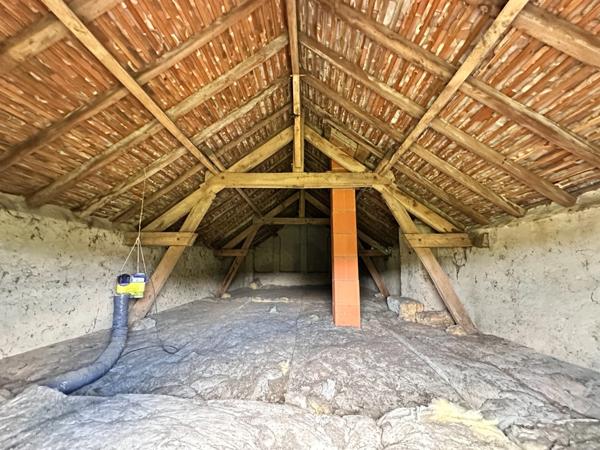 AUTHENTIQUE ET RARE : Maison en pierre avec dépendances – BERGERAC (24)