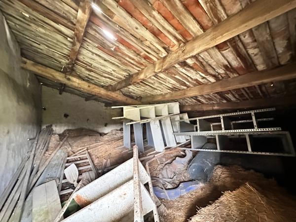 AUTHENTIQUE ET RARE : Maison en pierre avec dépendances – BERGERAC (24)