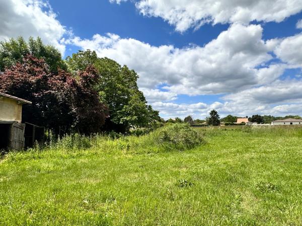 AUTHENTIQUE ET RARE : Maison en pierre avec dépendances – BERGERAC (24)