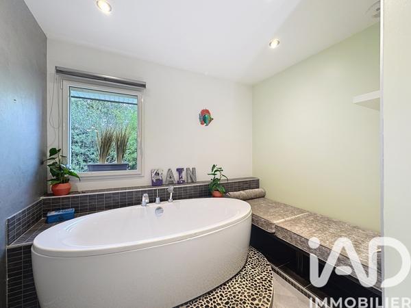 Maison à vendre 8 pièces 251 m² Franqueville-Saint-Pierre