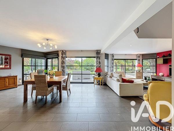 Maison à vendre 8 pièces 251 m² Franqueville-Saint-Pierre