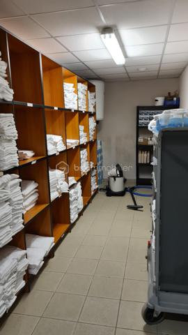 Local commercial de 808,12 m²