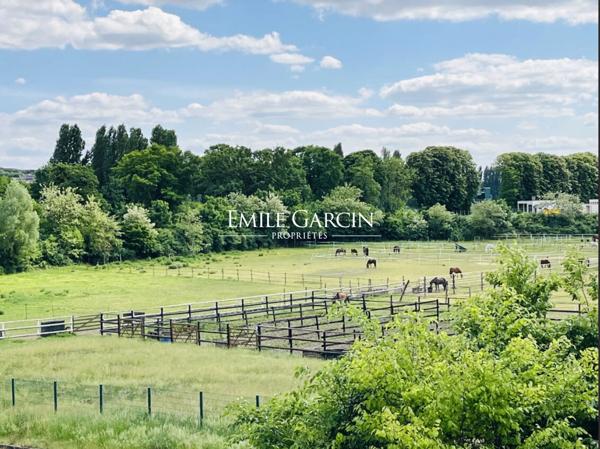 A vendre -Maisons Laffitte- investisseur- proximité hippodrome- haut potentiel locatif - 3 bâtiments- 8000m²