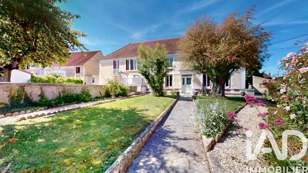 Maison à vendre 8 pièces 233,55 m² Auxerre