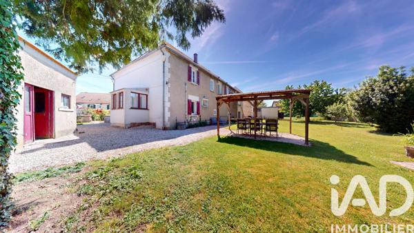 Maison à vendre 8 pièces 233,55 m² Auxerre