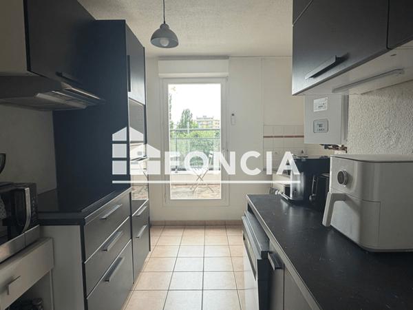 Location Appartement 4 pièces 82.94 m² - 38-40 RUE DU FAUBOURG LAGRAPPE Chartres 28000