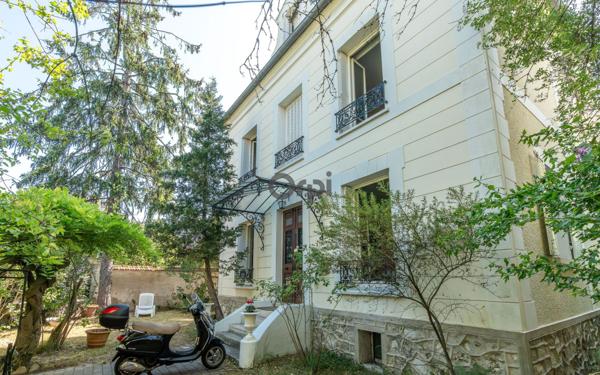 Maison à vendre    8 pièces • 147 m2 Joinville-le-Pont