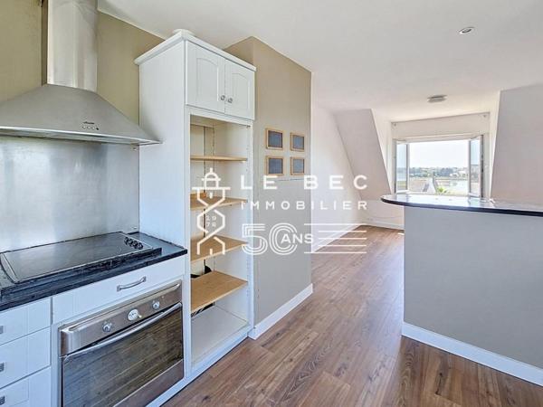 LOCMIQUÉLIC : Appartement T3 lumineux avec vue sur la mer et la rade