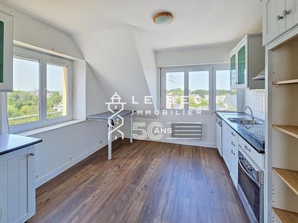 LOCMIQUÉLIC : Appartement T3 lumineux avec vue sur la mer et la rade