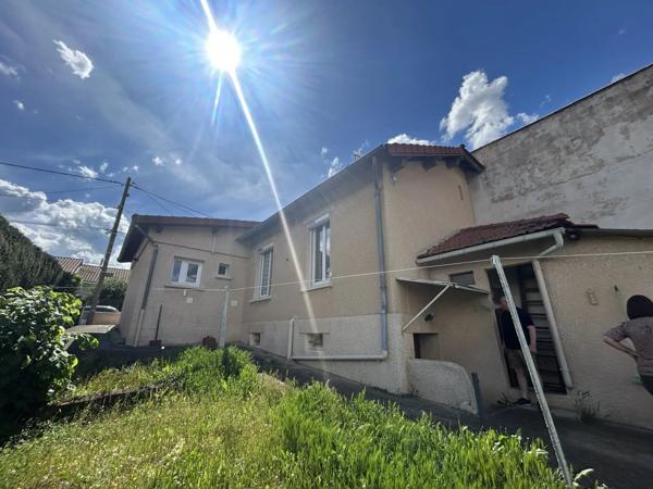 Vente                                                      Maison
                        
                     3 pièces                      62 m2                     à Auzat-la-Combelle