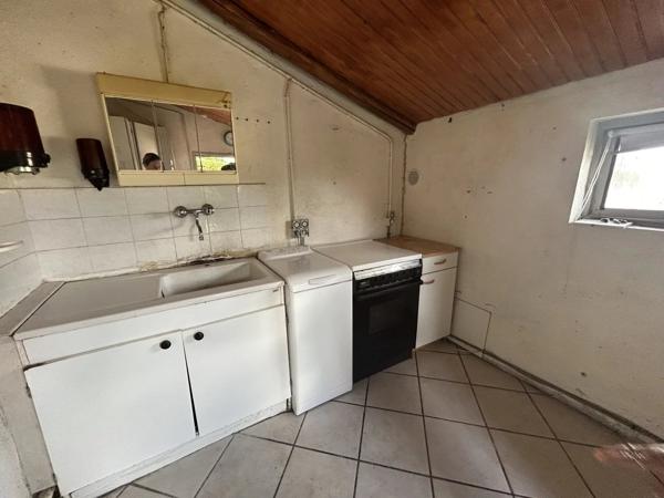 Vente                                                      Maison
                        
                     3 pièces                      62 m2                     à Auzat-la-Combelle