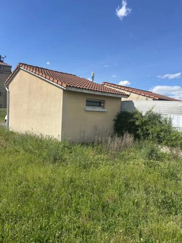 Vente                                                      Maison
                        
                     3 pièces                      62 m2                     à Auzat-la-Combelle