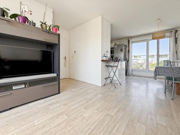 Appartement Terrasse Rosny F3 -  Métro Ligne 11