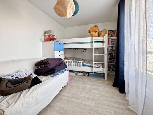 Appartement Terrasse Rosny F3 -  Métro Ligne 11