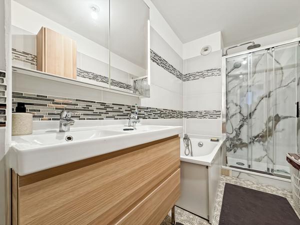 Appartement Terrasse Rosny F3 -  Métro Ligne 11