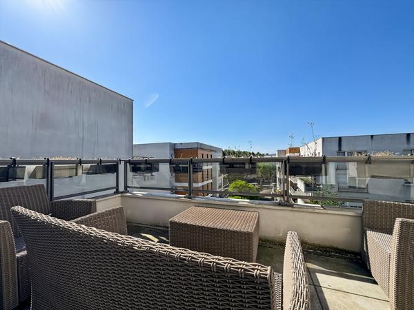Appartement Terrasse Rosny F3 -  Métro Ligne 11
