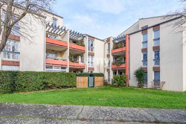 Appartement t4, terrasse et parking
