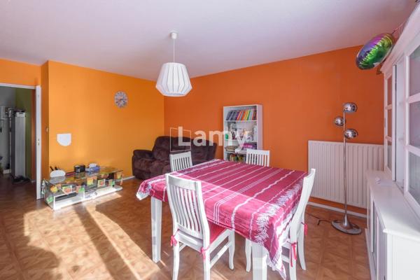 Appartement t4, terrasse et parking
