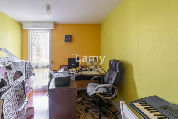 Appartement t4, terrasse et parking