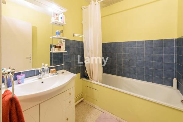 Appartement t4, terrasse et parking