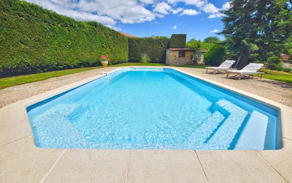 Maison 5 pièce(s) 160 m2 avec jardin et piscine