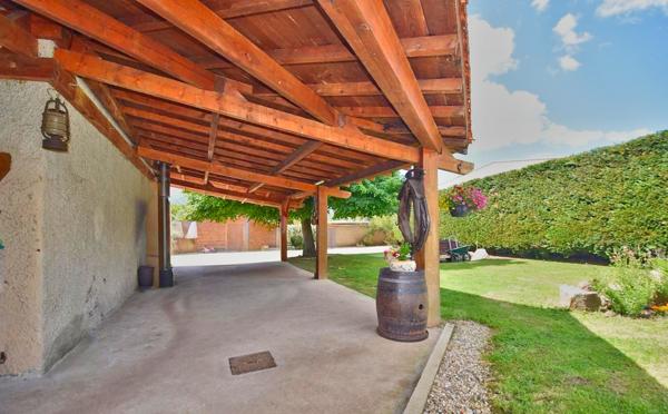 Maison 5 pièce(s) 160 m2 avec jardin et piscine