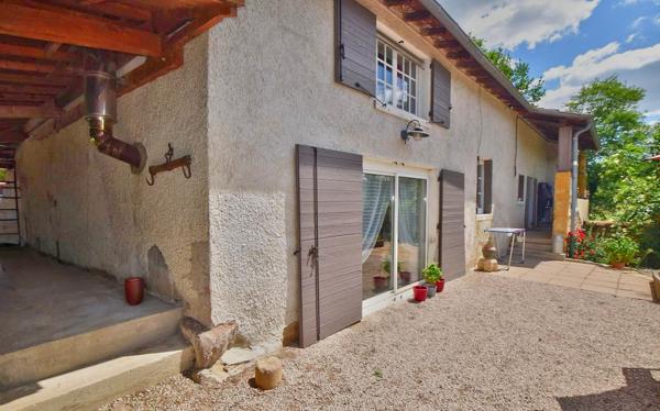 Maison 5 pièce(s) 160 m2 avec jardin et piscine