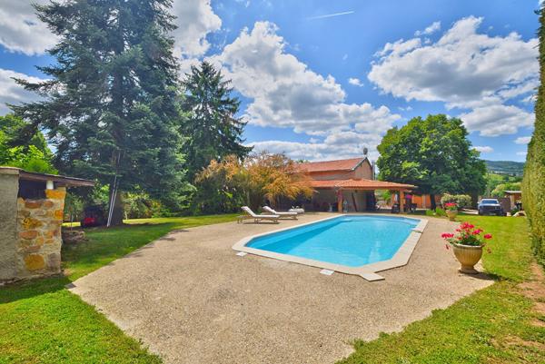 Maison 5 pièce(s) 160 m2 avec jardin et piscine