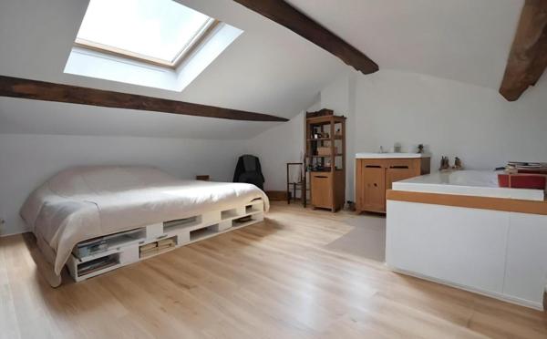 Maison 5 pièce(s) 160 m2 avec jardin et piscine