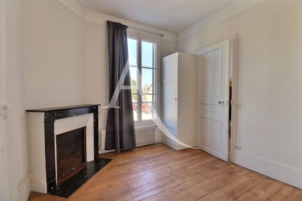 Beaucoup de cachet pour cette belle maison à Maisons Laffitte 4 pièce(s) 80 m2, 3 chambres, jardin, cave, parking !
